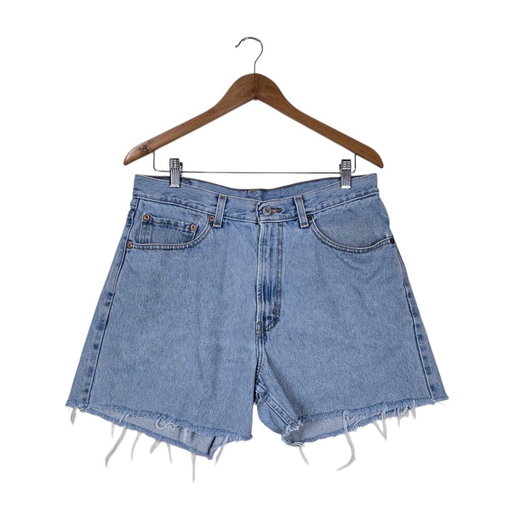 Levis 550 Cut Off Shorts Raw Hem Sz Waist 33 Light Wash Blue Relaxed Fit